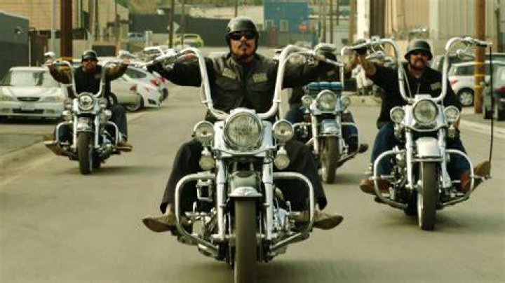 Do the Sons of Anarchy actors really ride motorcycles?