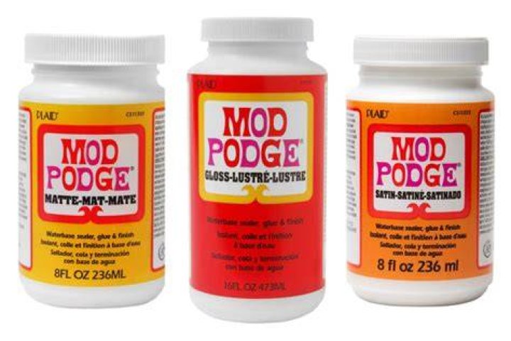 Does Mod Podge hard coat dry clear?
