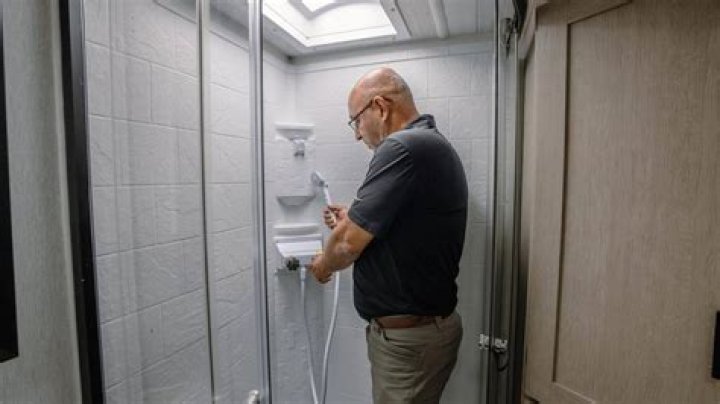 How do Italian showers work?