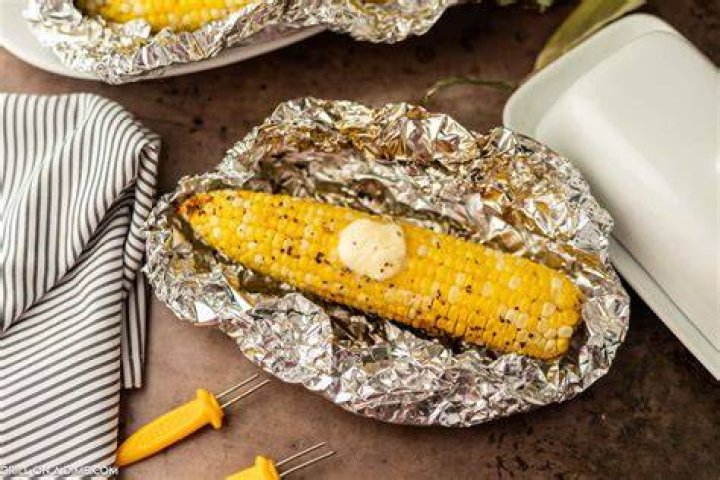 How do you make bird corn on the cob?
