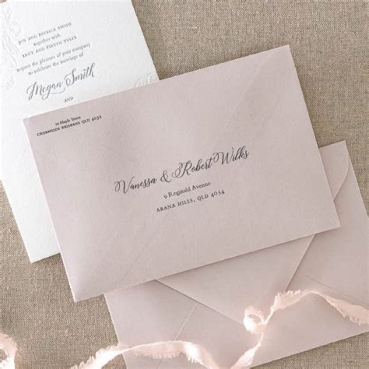 How do you write names on envelopes for wedding invitations?