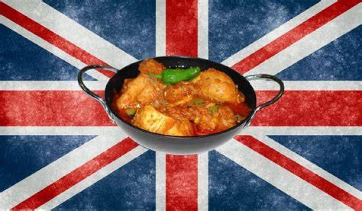 How many curry houses are there in the UK?