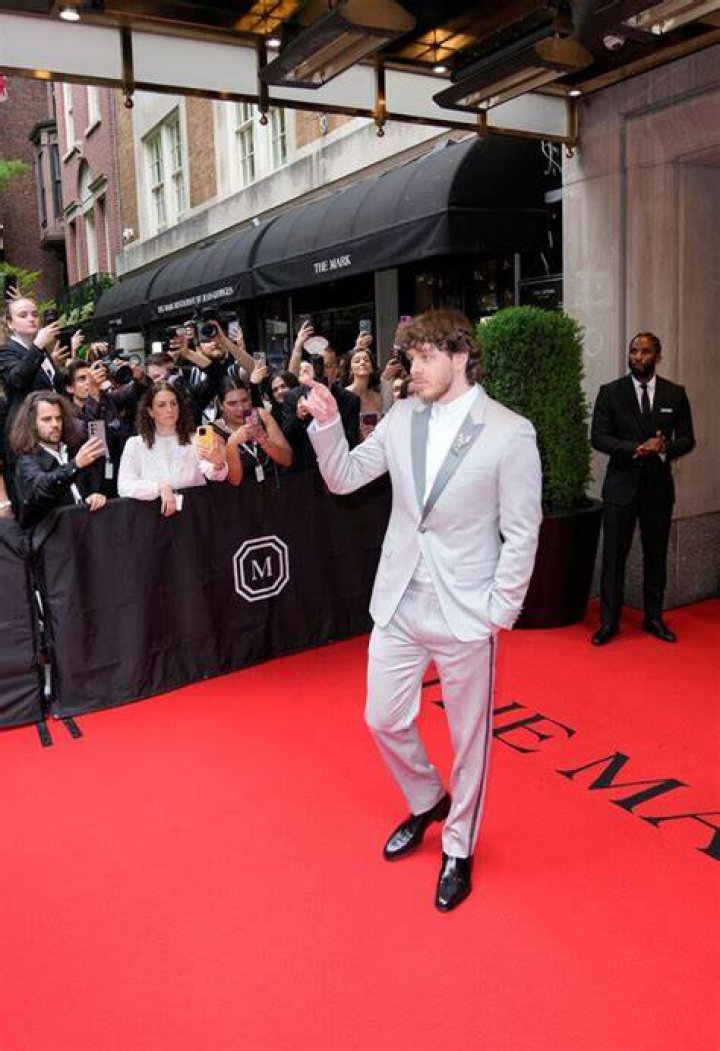 How much do celebrities pay to attend Met Gala?