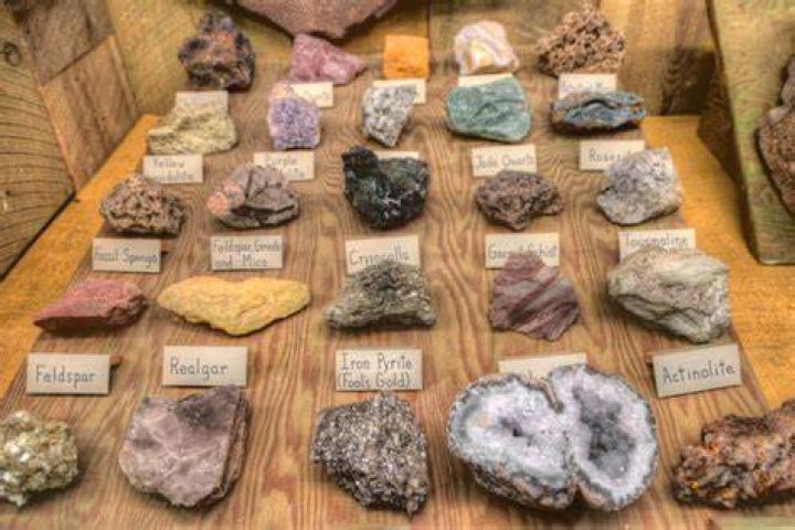 How much is a gold rock worth?