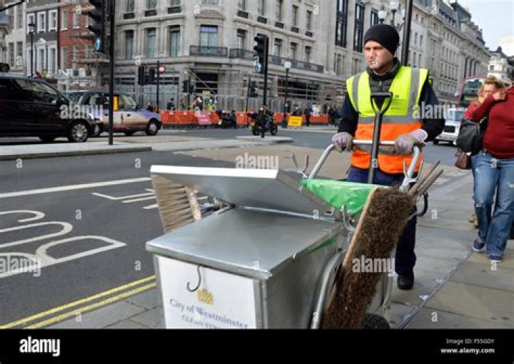 Is Paris or London cleaner?