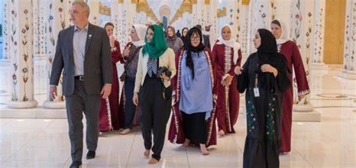 Is there a dress code in Dubai?