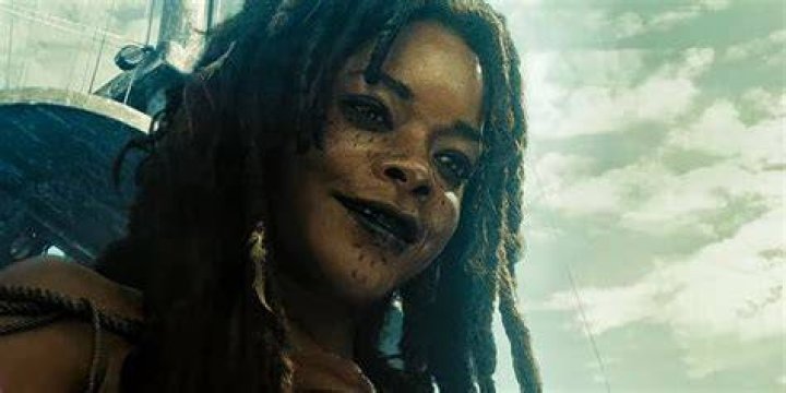 What happens to Tia Dalma?