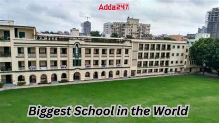 What is the biggest school in the world?