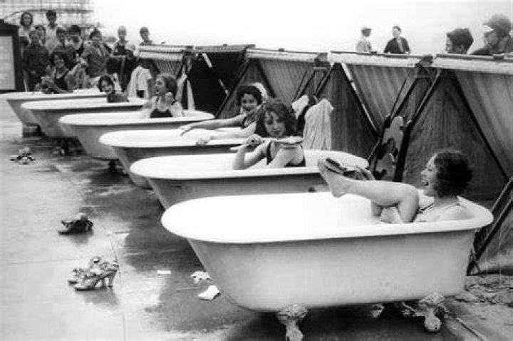 When did Europeans start bathing?
