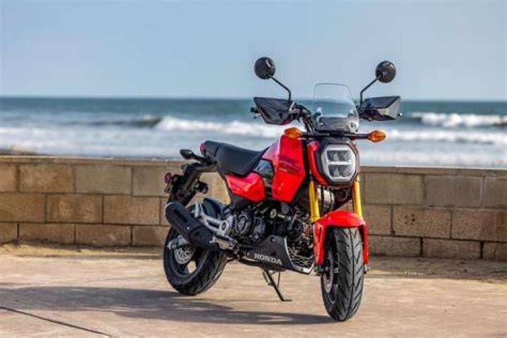 Where does Grom arrive?