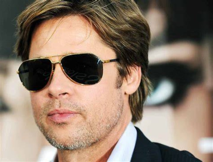 Who can wear aviators?