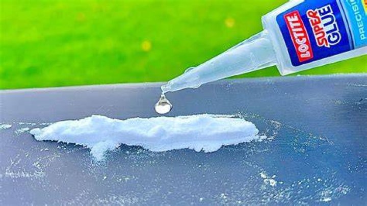 Why do people add baking soda to super glue?
